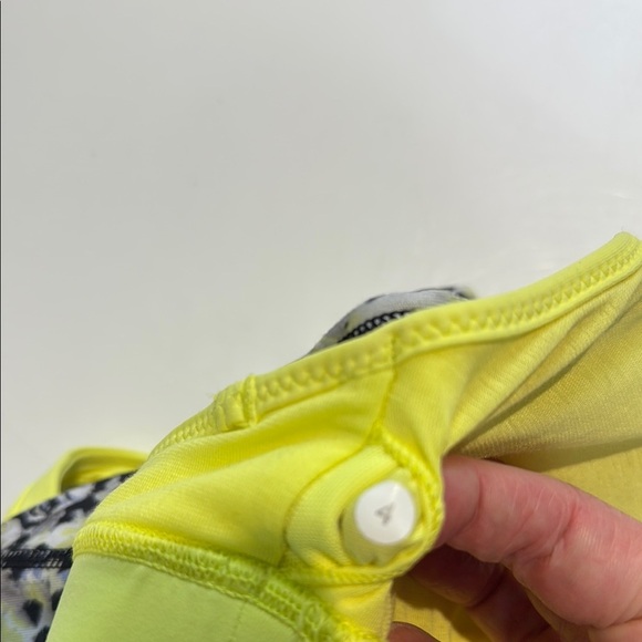 Lululemon Inspiration Tank II Crosscourt Petal Black Clarity Yellow - Picture 8 of 8